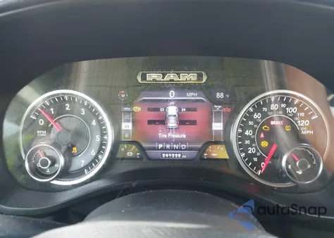 2019 Ram 1500 Big Horn/Lone Star 4X2 5'7 Box из США, поврежденный, VIN 1C6RREFT7KN617355